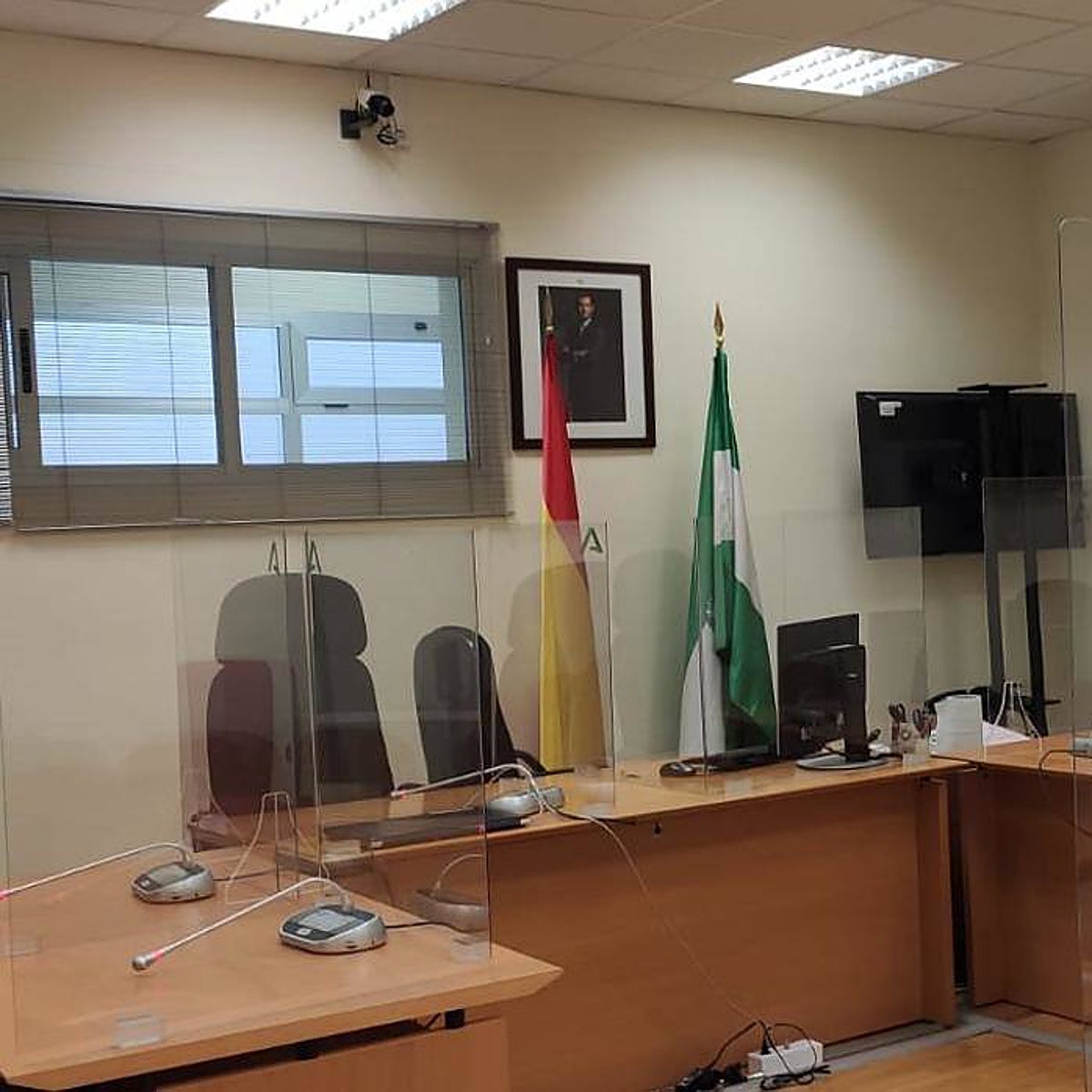 Caos en los juzgados de Sanlúcar la Mayor: sin teléfono, internet ni ordenadores