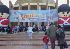 Sevillalandia abre sus puertas en Fibes