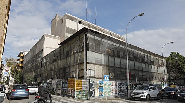 Imagen antes - Recreación virtual del cambio de la fachada que da a la calle Teniente Borges