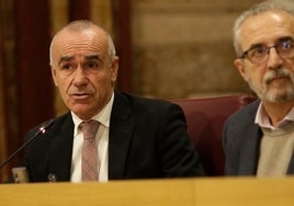 La cercanía electoral sube la tensión del Pleno en Sevilla: de la sedición a los insultos entre concejales