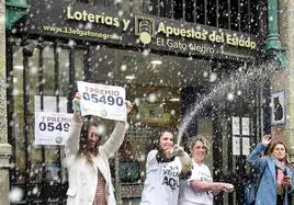 El Gordo deja cuatro millones de euros en 'El Gato Negro' de Sevilla y 400.000 euros en Castilleja de la Cuesta
