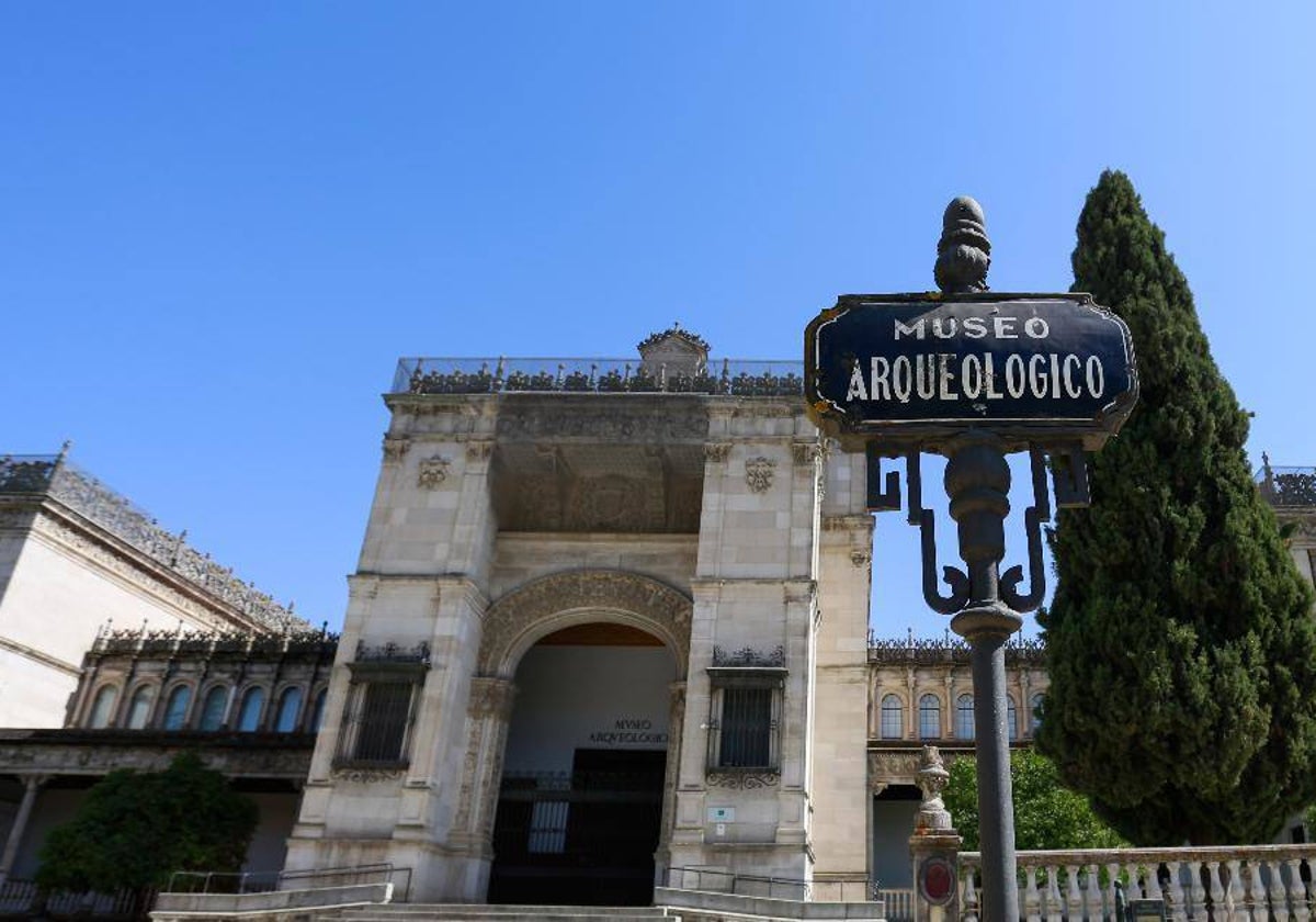 Entrada al museo arqueológico de Sevilla