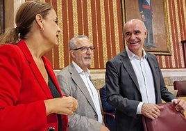 El Ayuntamiento de Sevilla inicia 2023 presumiendo de bajar impuestos, tasas y bonobús