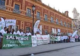 El Sindicato Médico se manifiesta en Sevilla para pedir más tiempo de atención a los pacientes en primaria