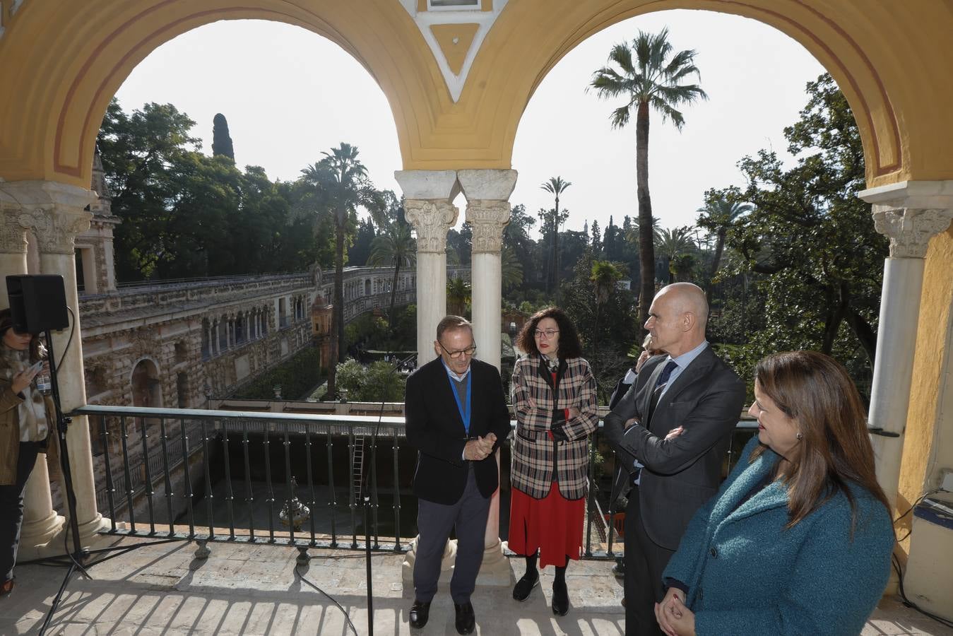 El alcalde aprovechó la visita para hacer balance de las obras de restauración llevadas a cabo en el Real Alcázar