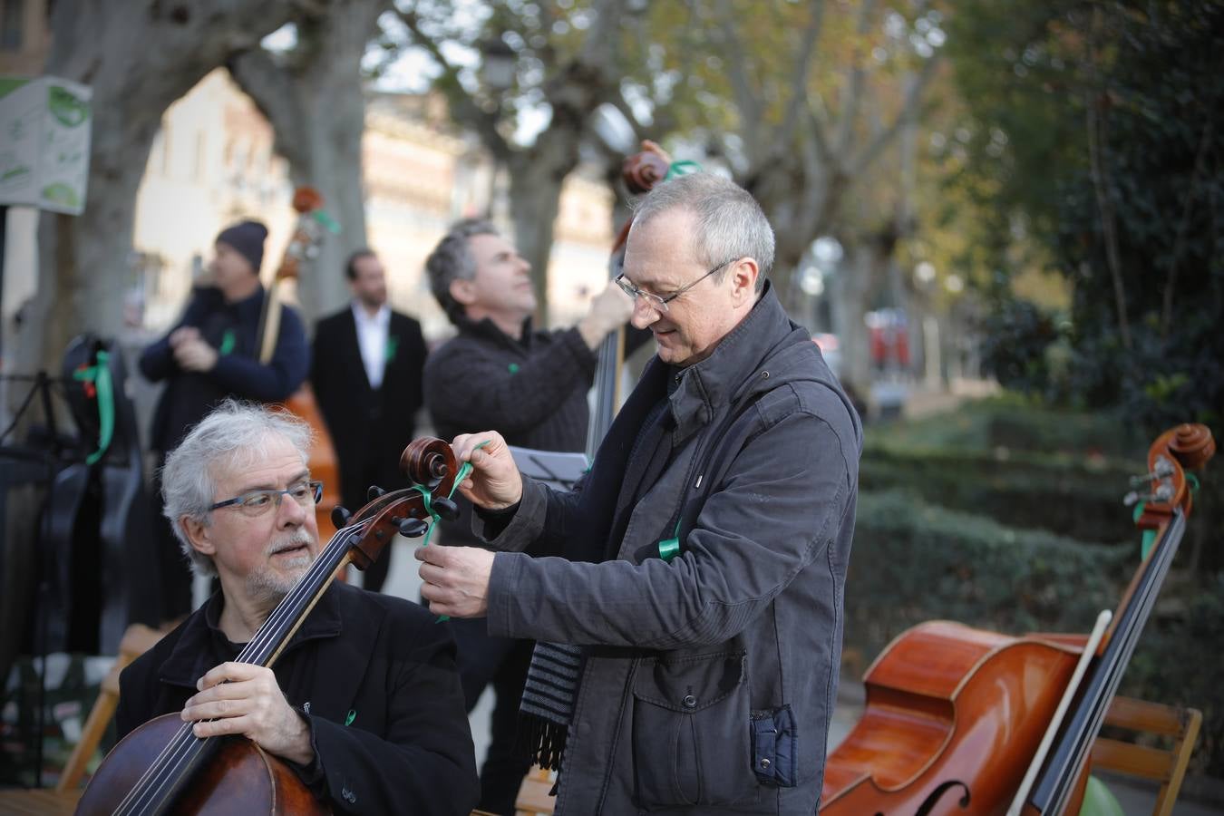 Los músicos de la ROSS se movilizan en la Puerta de Jerez de Sevilla para reivindicar sus derechos
