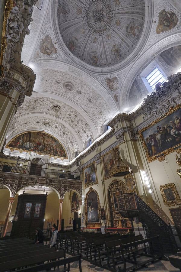Importantes grietas y humedades en la Iglesia de San Jorge del Hospital de la Caridad.