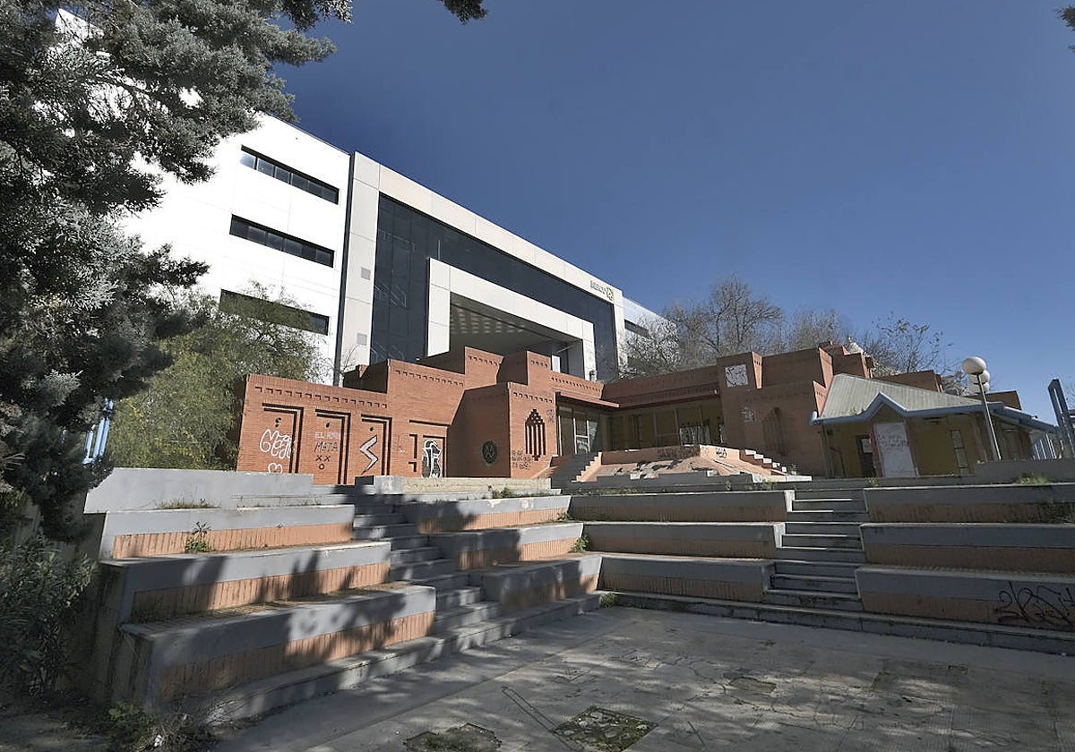 Fachada principal del pabellón de Turquía de la Expo 92