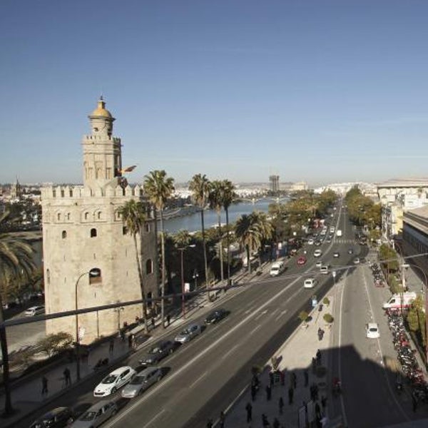 A juicio por intentar matar a un hombre a cuchilladas en el Paseo Colón de Sevilla