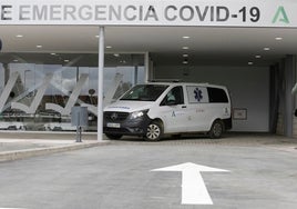 Accesos al Hospital Militar de Sevilla: sin parking y con pocas mejoras, de momento