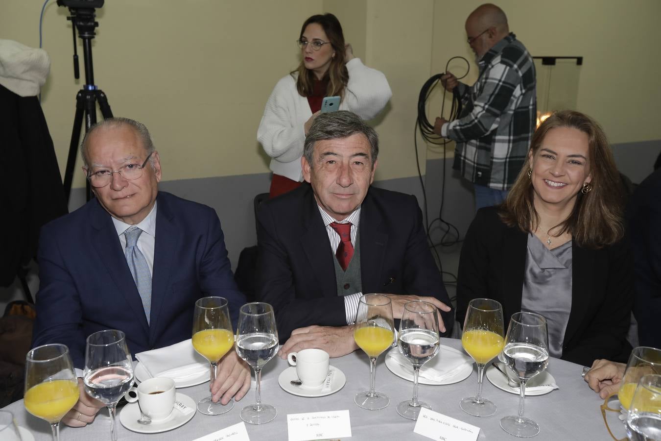 Álvaro Ybarra, Santiago de León y Domecq y Sol Cruz-Guzmán