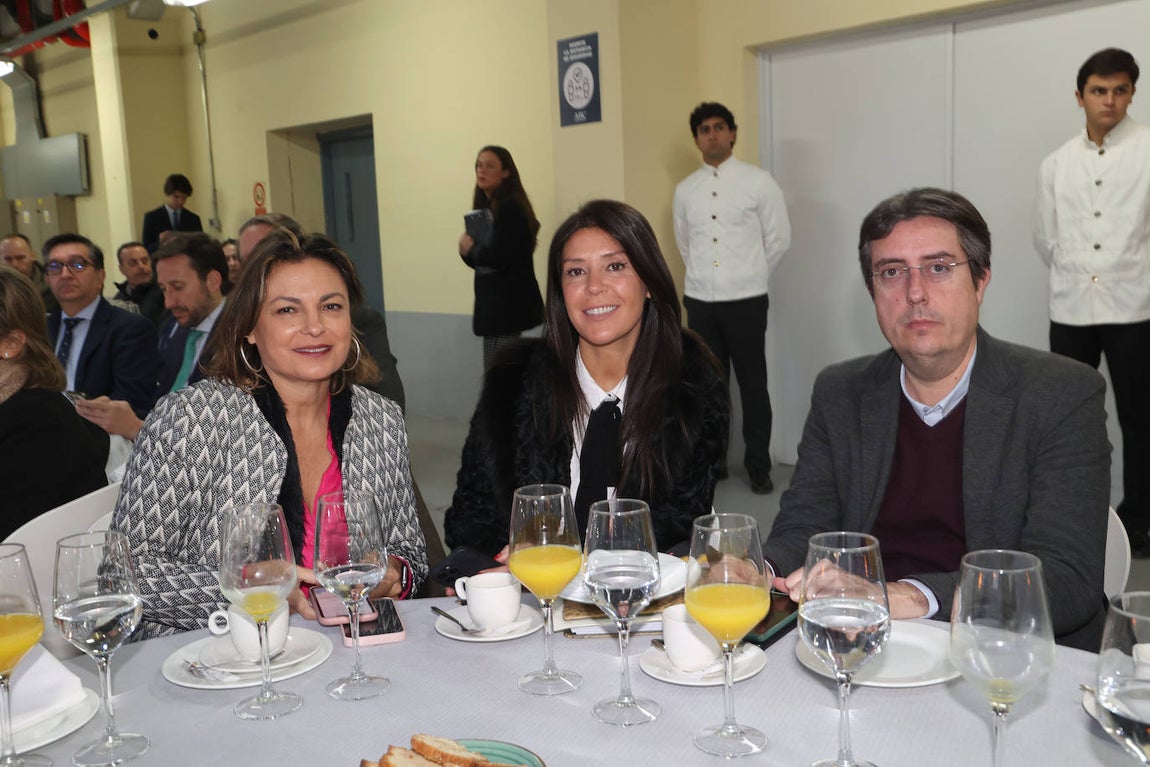 Rocío Soler, Lucía Amerigo y Gustavo Ballesteros