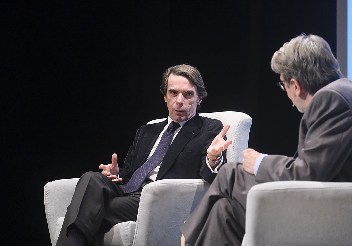José María Aznar durante su conferencia ofrecida en Tomares en el ciclo 'España a debate'