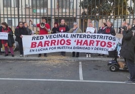 Vuelven los encierros vecinales por los cortes de luz en barrios de Sevilla