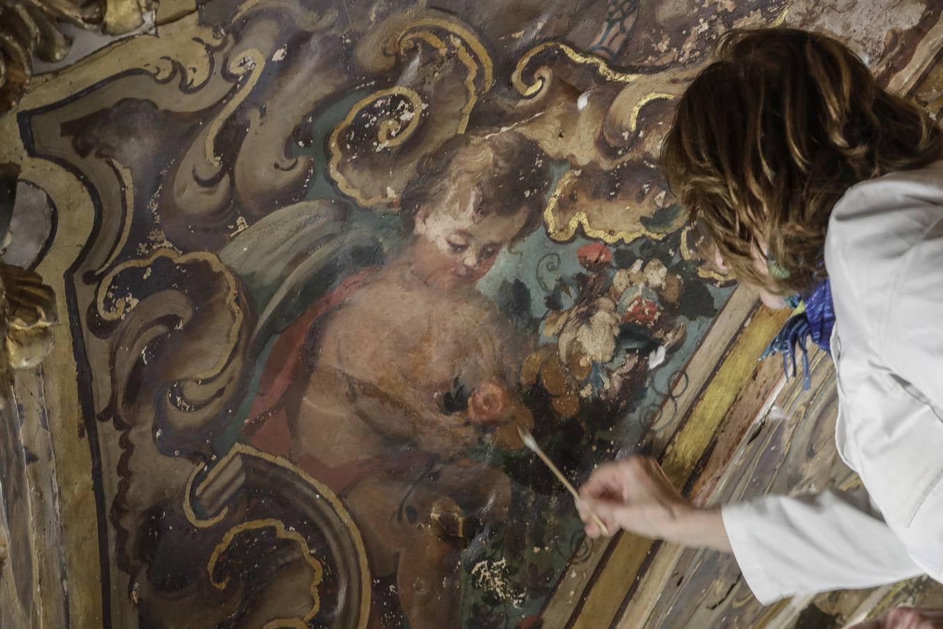 Visita a la nueva fase de restauración de las pinturas murales de la capillita de San José