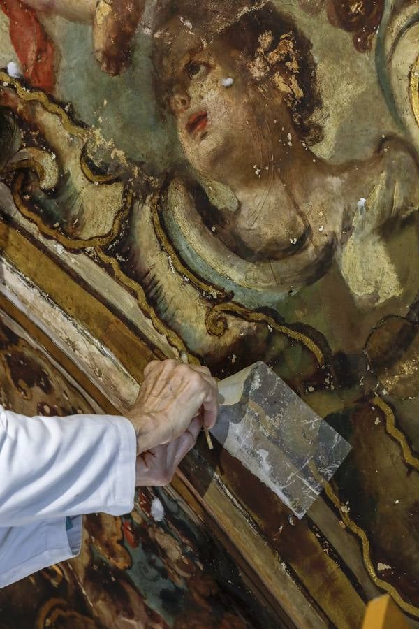 Visita a la nueva fase de restauración de las pinturas murales de la capillita de San José