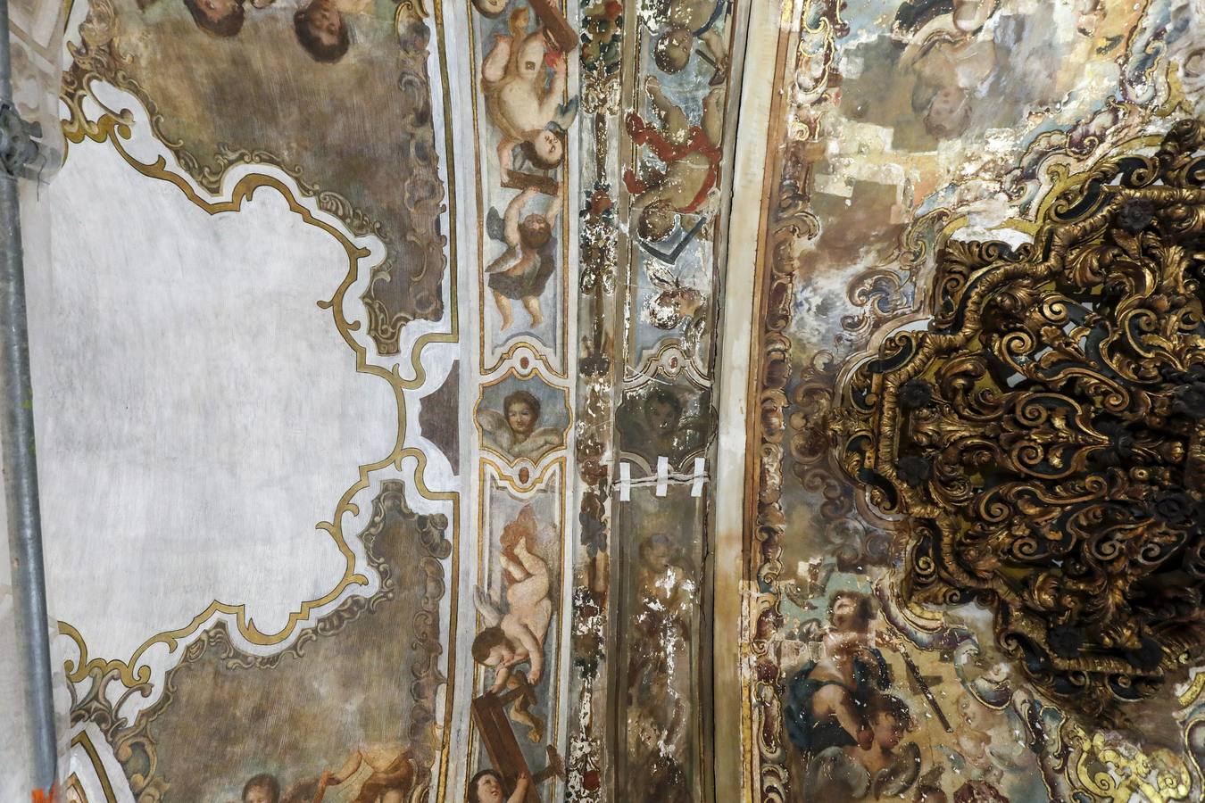 Visita a la nueva fase de restauración de las pinturas murales de la capillita de San José