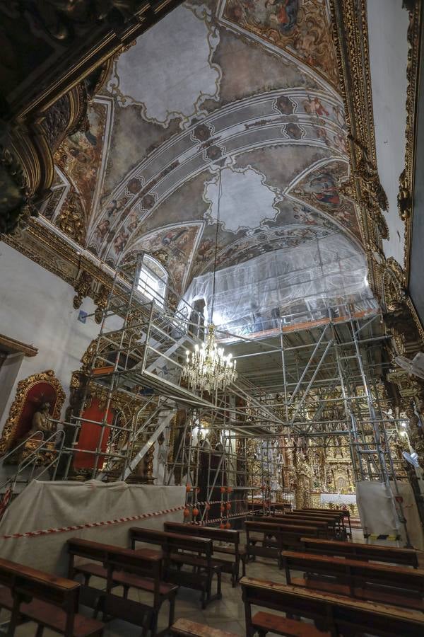 Visita a la nueva fase de restauración de las pinturas murales de la capillita de San José