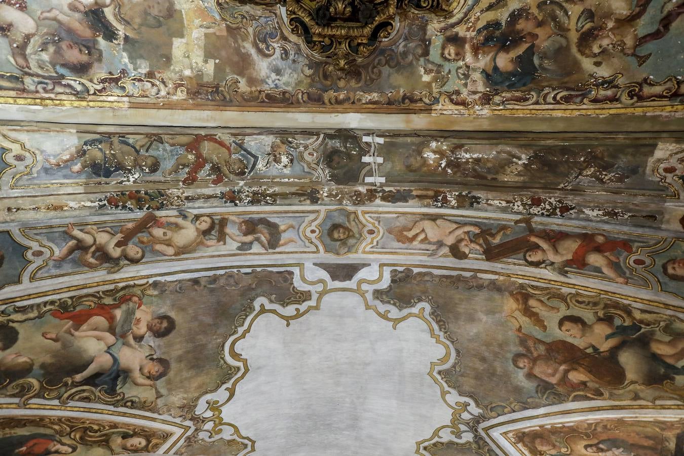 Visita a la nueva fase de restauración de las pinturas murales de la capillita de San José