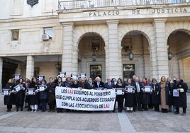 Los abogados y procuradores de Sevilla, ante la huelga de los secretarios judiciales: «Es insostenible la situación»