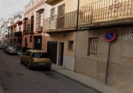 Se enfrenta a seis años de cárcel por estrangular a su madre en el barrio de Palmete de Sevilla