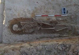 Descubren una necrópolis islámica del siglo XI en una calle de Valencina de la Concepción con 37 enterramientos