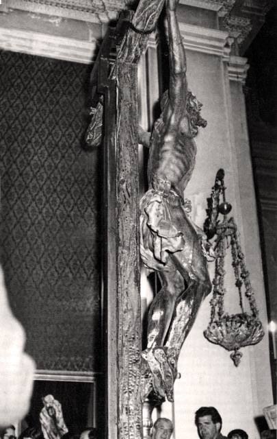 El Cachorro, quemado por el fuego, y la antigua Virgen del Patrocinio, en fotos