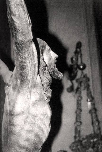 El Cachorro, quemado por el fuego, y la antigua Virgen del Patrocinio, en fotos