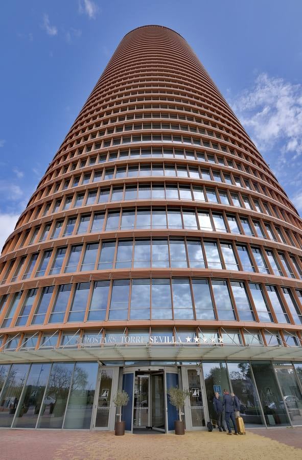 Instalaciones del hotel Eurostars Torre Sevilla en la capital andaluza