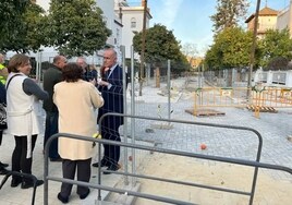 El alcalde de Sevilla anuncia en Heliópolis que las obras de renovación del abastecimiento concluirán en mayo