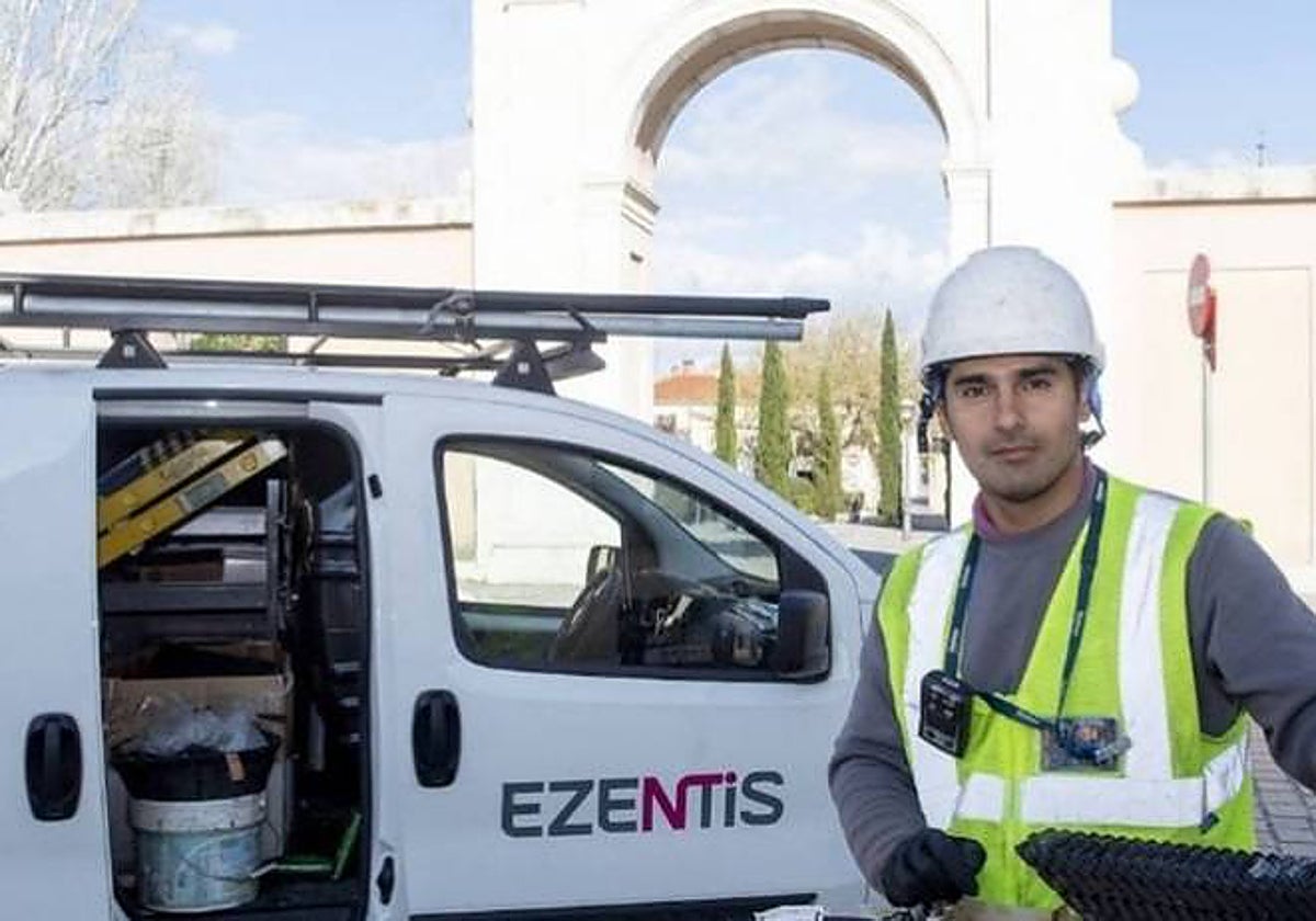 Operario de la empresa cotizada Ezentis, que pidió el preconcurso tras denegarle la SEPI un crédito de 70 millones de euros
