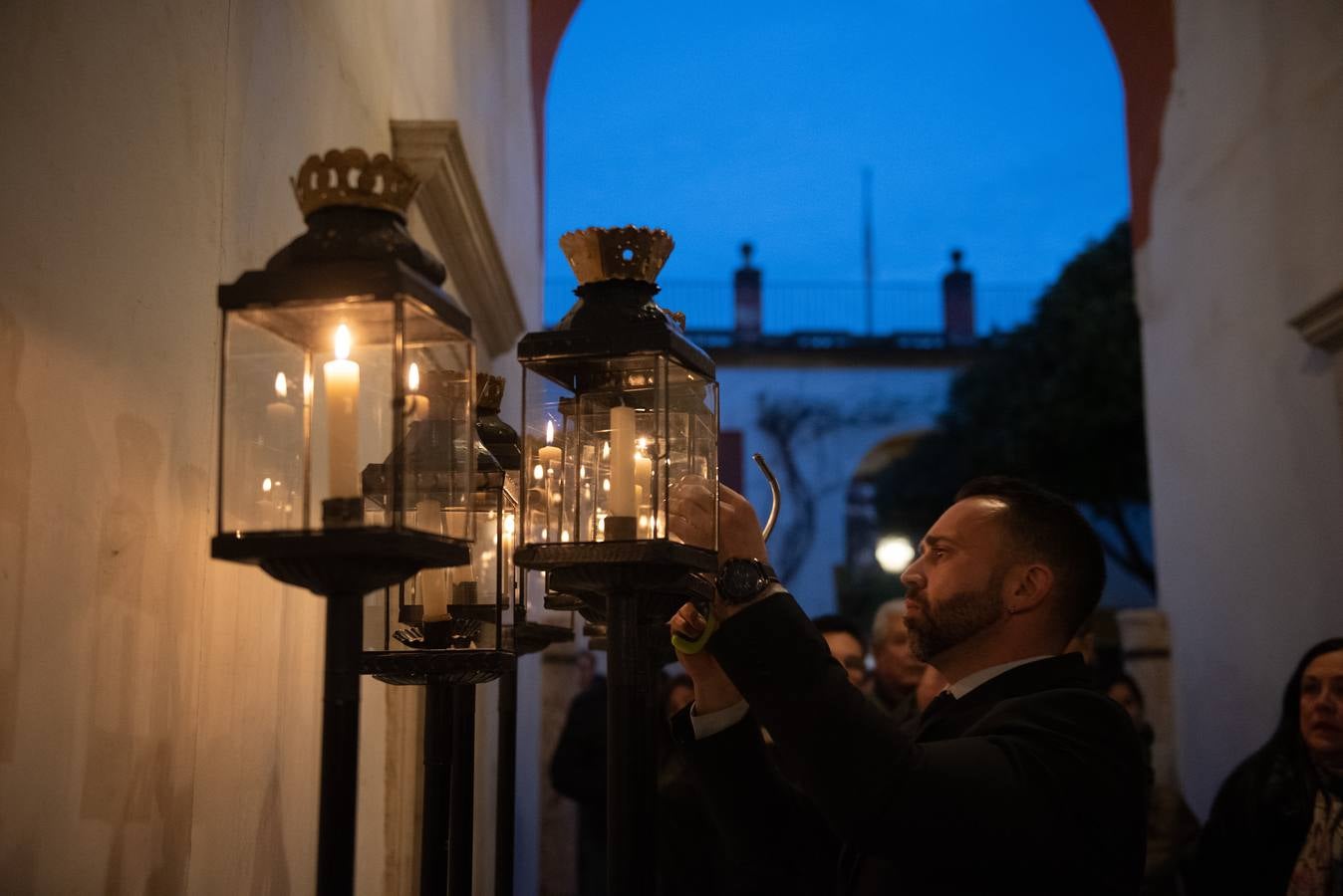 El tradicional viacrucis de la Pía Unión en la Casa de Pilatos