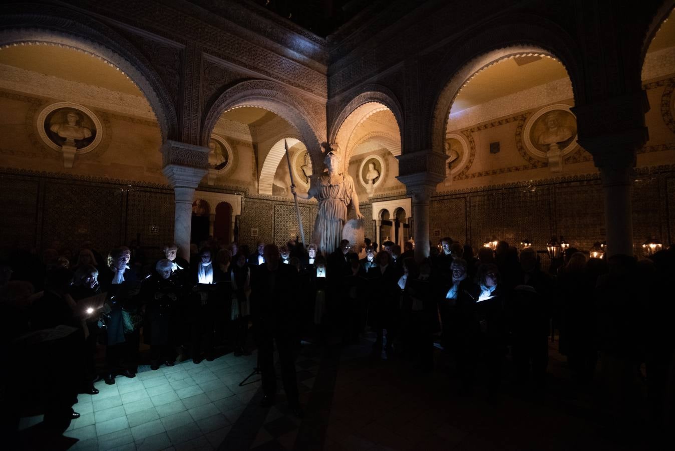 El tradicional viacrucis de la Pía Unión en la Casa de Pilatos