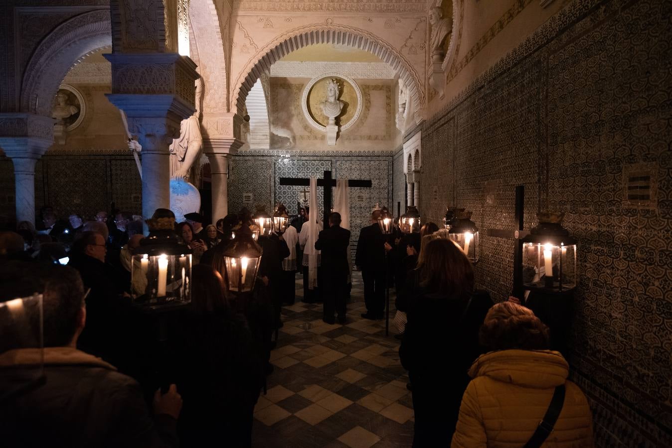 El tradicional viacrucis de la Pía Unión en la Casa de Pilatos