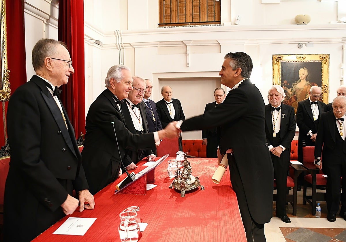 Carlos Infantes felicita al nuevo académico Jaime Boceta