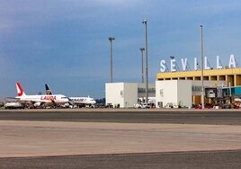 Un vuelo cancelado en Sevilla y otros dos desviados a Málaga a causa de la niebla