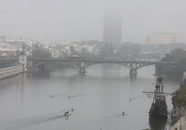 Mañanita de niebla... en Sevilla