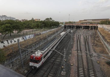 El Ministerio de Transportes formaliza por 642.000 euros el contrato para estudiar la conexión entre Santa Justa y el aeropuerto