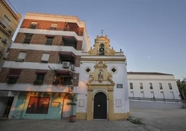 El Rosario de los Humeros de Sevilla impugna la construcción de un edificio de tres plantas al lado de la capilla