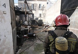 El aparatoso incendio de La Pañoleta, en imágenes