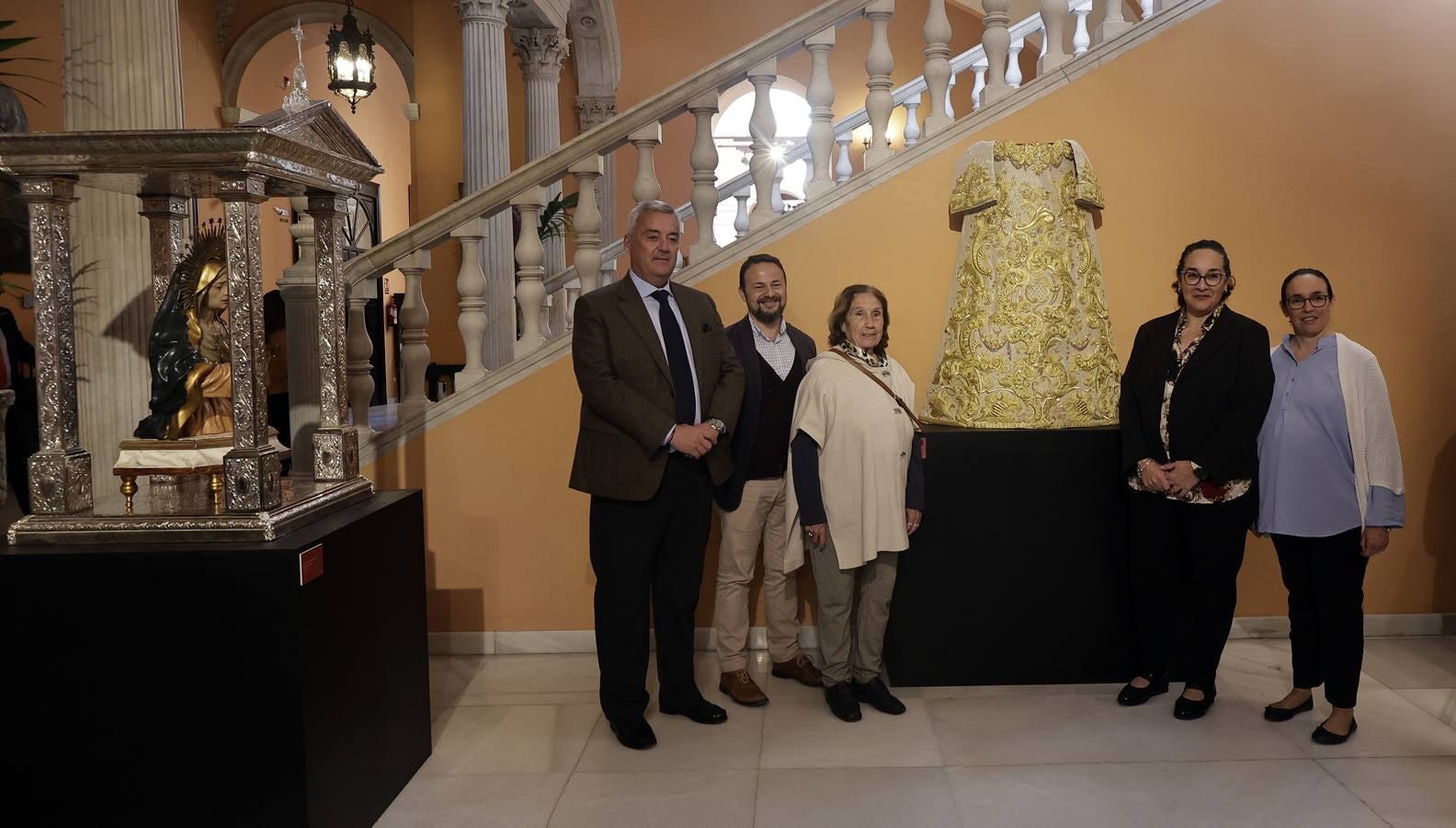 Unas 50 obras componen la exposición de arte sacro en el Ayuntamiento de Sevilla