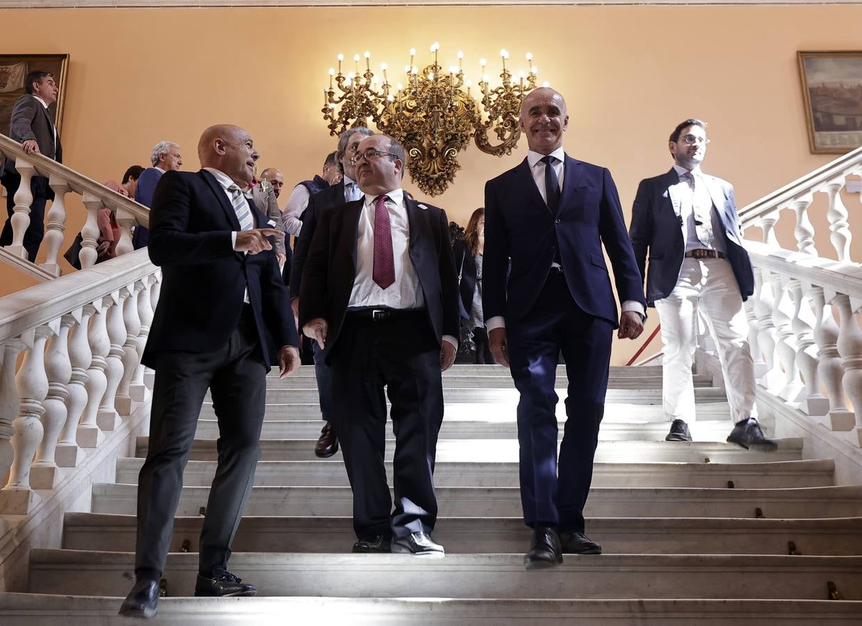 Unas 50 obras componen la exposición de arte sacro en el Ayuntamiento de Sevilla