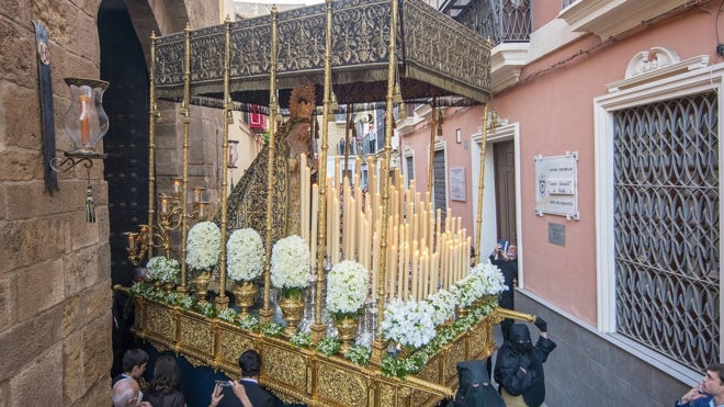 Salida de la Virgen de Loreto, de la hermandad de San Isidoro