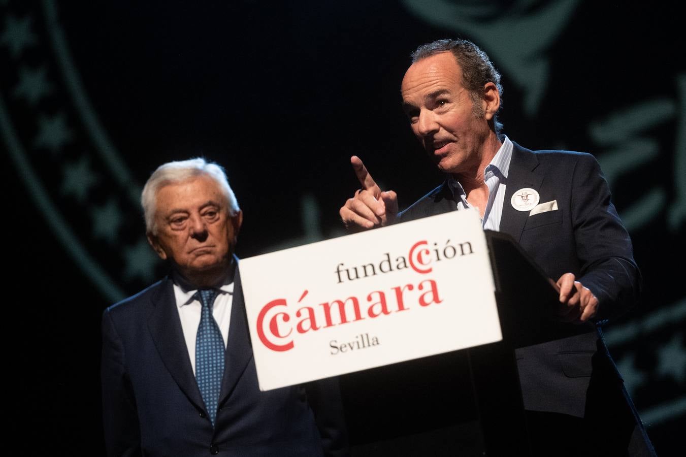 Diferentes momentos de la gala flamenca a beneficio de la Asociación DalecandELA