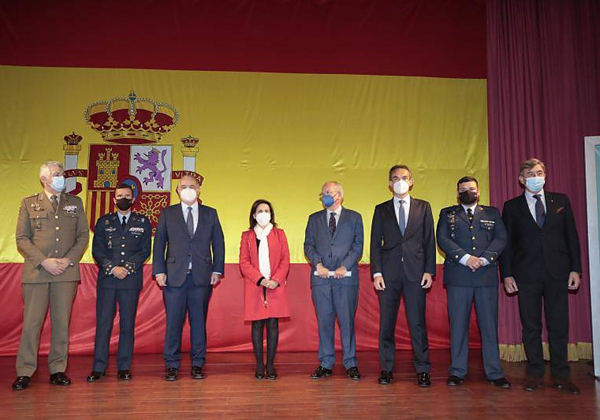 La foto de los galardonados con el premio Sabino Fernández Campo de la última edición