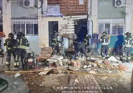 Dos heridos en una explosión en la calle Juan Tenorio de Sevilla