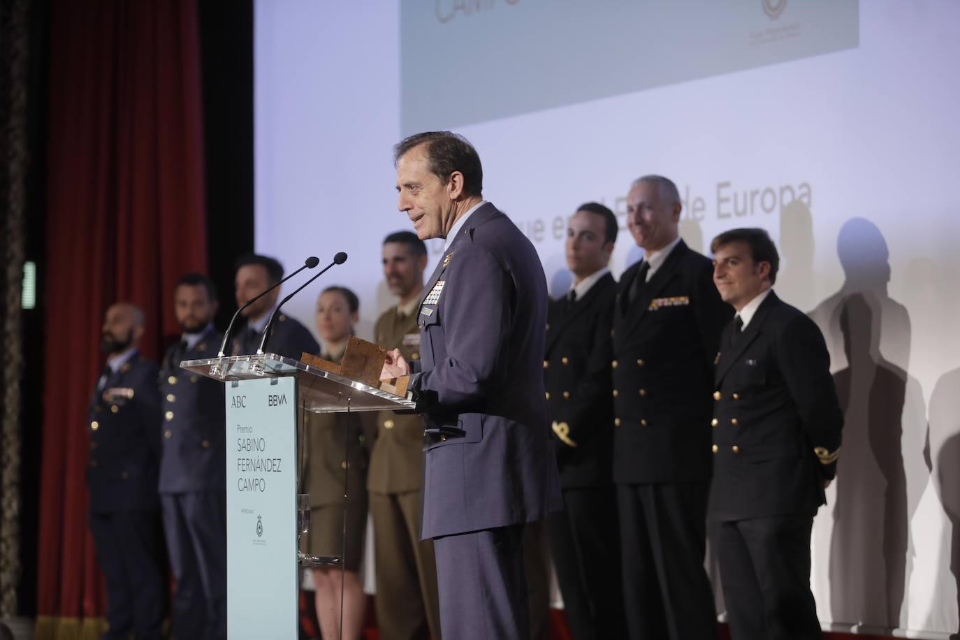 Braco Carbo y su equipo