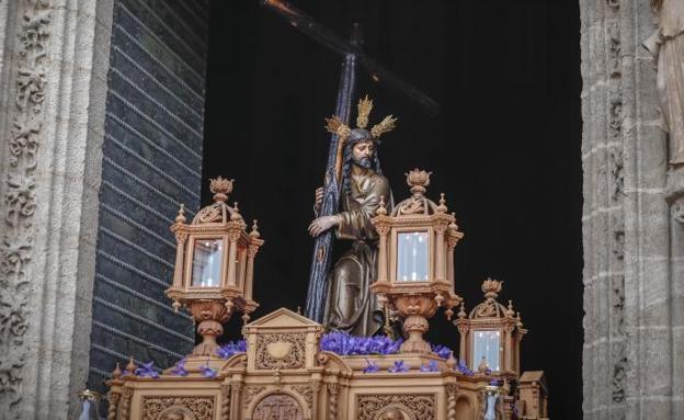 La del Cristo de la Corona es la única cofradía del Centro Histórico que sale el Viernes de Dolores