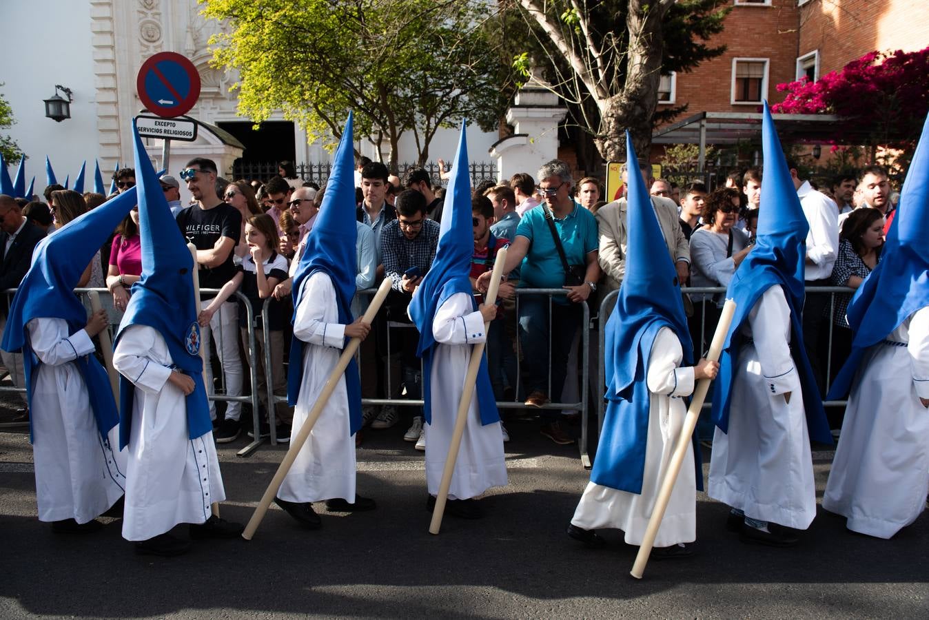 La hermandad de La Misión tuvo una estación de penitencia espléndida este Viernes de Dolores