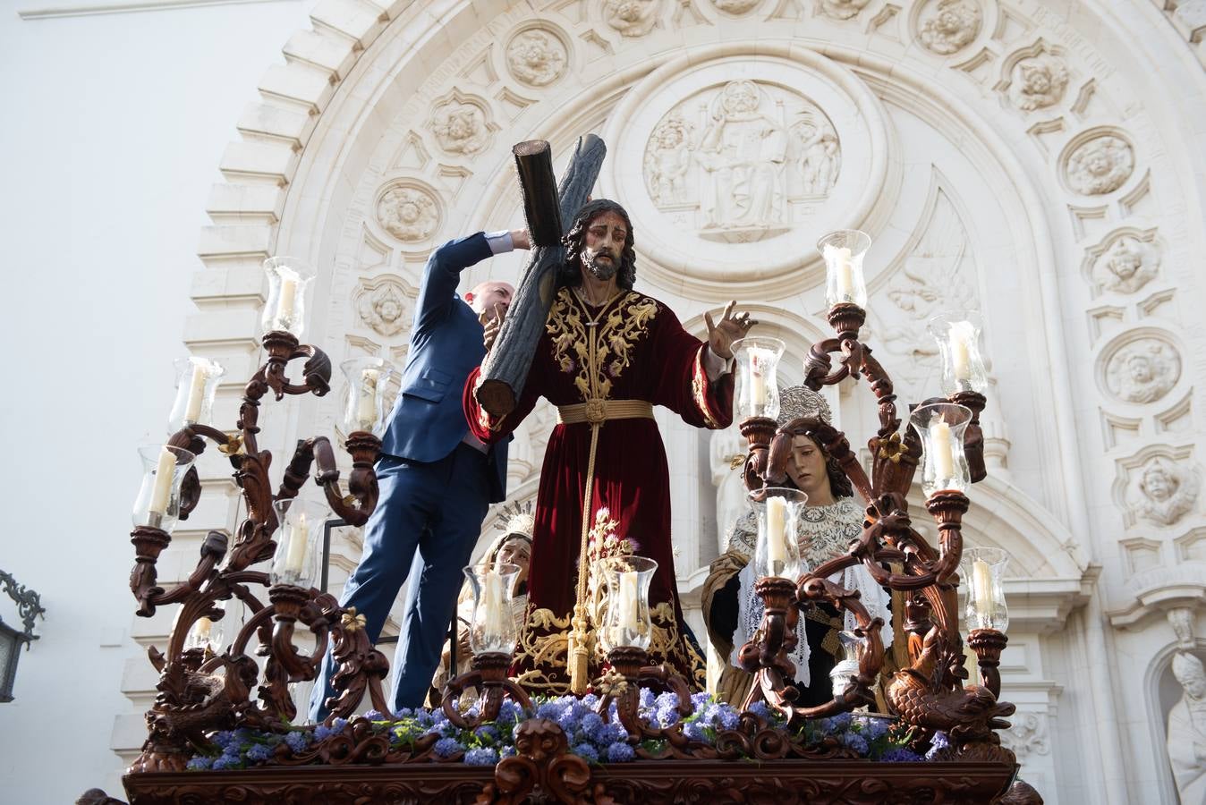 La hermandad de La Misión tuvo una estación de penitencia espléndida este Viernes de Dolores